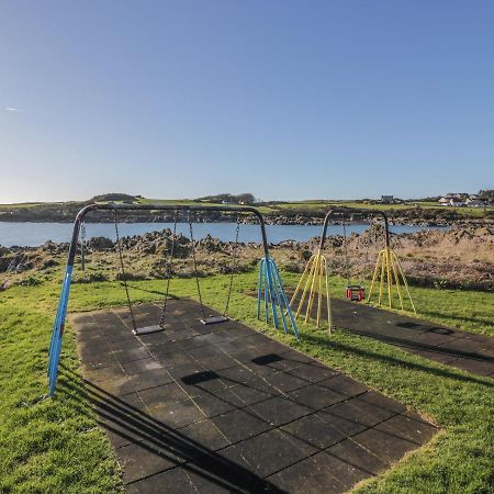 The Clamshell Apartment Isle of Whithorn ภายนอก รูปภาพ